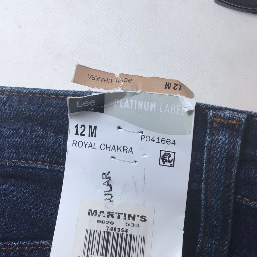 Lee Womens Modern Fit Dark Wash Girlfriend Crop Jeans Size 12M-Irregular - Picture 8 of 10